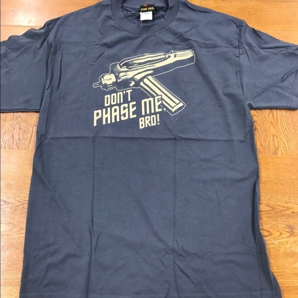 STAR TREK 2010 GRAY SHIRT LARGE TV SHOW 60S MERCH KIRK SPOCK